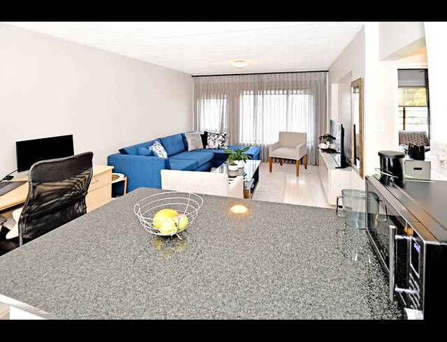 1 BEDROOM APARTMENT FOR SALE IN CRAIGHALL